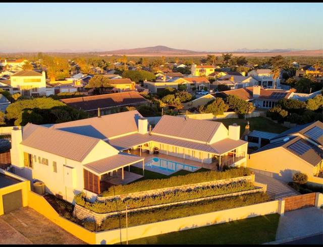 3 BEDROOM HOUSE FOR SALE IN MELKBOSSTRAND